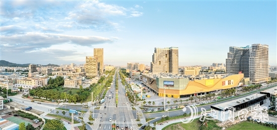 近年來，江海區(qū)發(fā)展日新月異，各類配套設(shè)施一應俱全，為市民工作生活提供了便利。邱昱