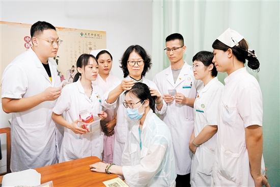 “簡便驗廉”的中醫(yī)藥服務(wù)，受到百姓歡迎。
