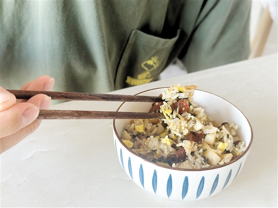 米飯煮熟后如果儲存不當再拿來炒飯吃，或會導(dǎo)致“炒飯綜合征”。