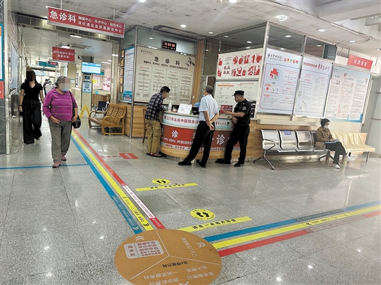 醫(yī)院內(nèi)有清晰的標識指向卒中中心。