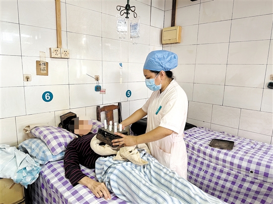 中醫(yī)傳統(tǒng)療法有助于治療失眠。