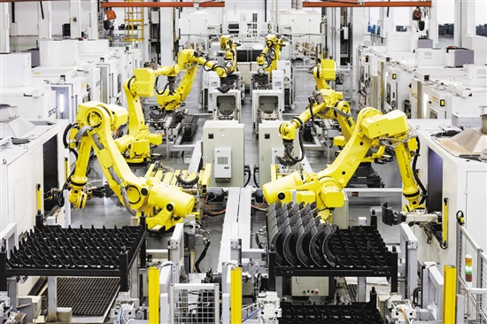 臺山市工業(yè)新城園區(qū)聚焦汽車零部件、金屬新材料、先進裝備和智能制造等產(chǎn)業(yè)，形成了年產(chǎn)值150億元的汽車零部件、年產(chǎn)值300億元的金屬新材料兩大產(chǎn)業(yè)。