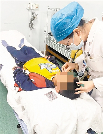 中醫(yī)康復特色夜間門診為患者提供高效服務。