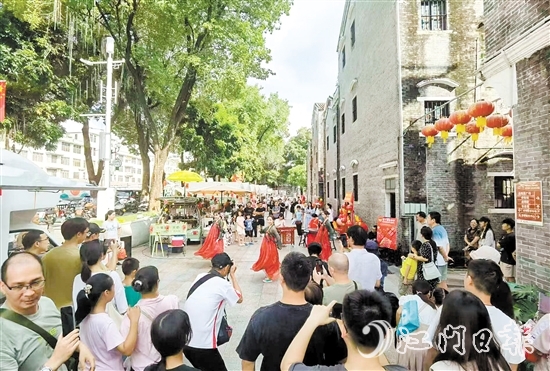 每到節(jié)假日，啟明里一帶總是人氣十足。