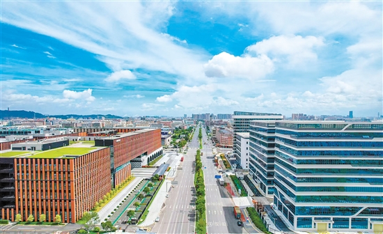 近年來(lái)，江海區(qū)硬軟件設(shè)施顯著提升，吸引眾多優(yōu)質(zhì)項(xiàng)目進(jìn)駐江海。圖為江門市安全應(yīng)急產(chǎn)業(yè)園。邱昱