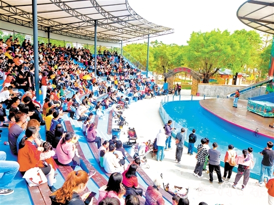 升級(jí)改造后的長(zhǎng)廊生態(tài)園推出新項(xiàng)目和新玩法。