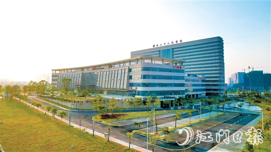 鶴山全力保障民生領域重點項目建設，圖為鶴山市人民醫(yī)院新院區(qū)。