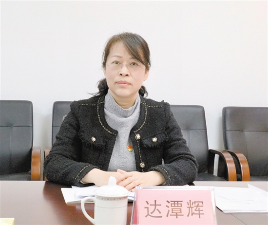 江門(mén)職業(yè)技術(shù)學(xué)院副教授達(dá)潭輝 江門(mén)職業(yè)技術(shù)學(xué)院副教授達(dá)潭輝