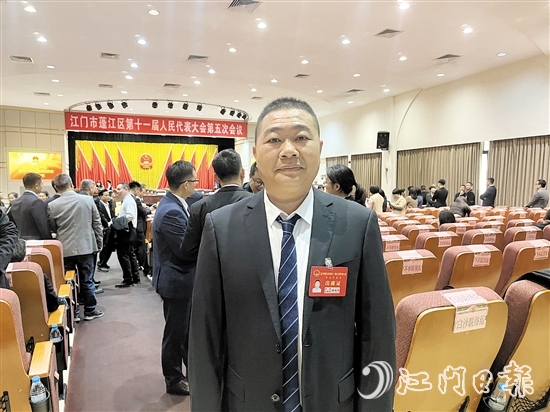 蓬江區(qū)人大代表、環(huán)市街道群星經(jīng)聯(lián)社黨支部書記、經(jīng)聯(lián)社社長(zhǎng)謝枝華