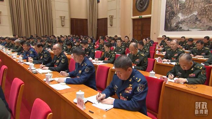 △2025年3月7日，解放軍和武警部隊(duì)代表團(tuán)全體會(huì)議現(xiàn)場(chǎng)。