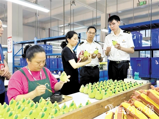 恩平海關(guān)積極主動(dòng)為企業(yè)提供服務(wù)。