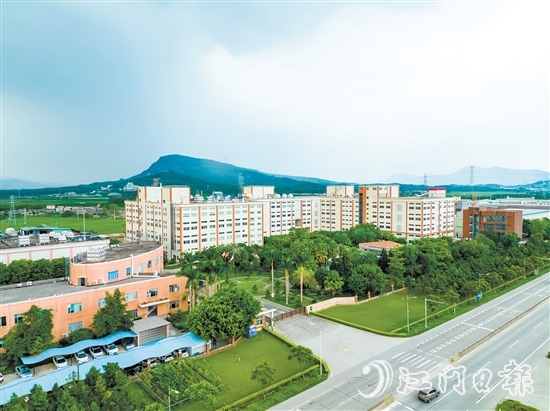 近年來，開平市構(gòu)建生物醫(yī)藥產(chǎn)業(yè)生態(tài)“強(qiáng)磁場”，加速了產(chǎn)業(yè)集聚。圖為位于沙塘鎮(zhèn)的開平牽牛生化制藥有限公司。