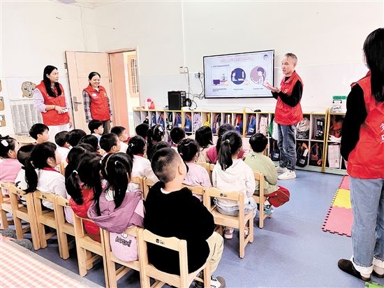 江門市中心醫(yī)院構(gòu)建立體化科普體系。