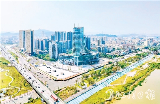 從工業(yè)重鎮(zhèn)到宜居新城，外海書寫“煙火氣”與“國際范”并存的“城市美學(xué)”。圖為外海希岸酒店。邱昱