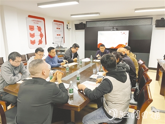 斗山鎮(zhèn)迅速組織司法所、農(nóng)辦、規(guī)劃辦、國(guó)土所、派出所、綜合行政執(zhí)法部門等召開分析研判會(huì)議。