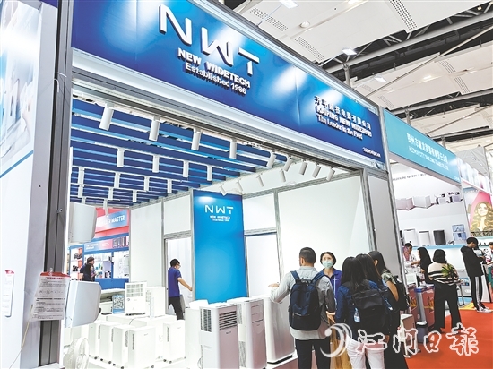 據(jù)不完全統(tǒng)計(jì)，第137屆廣交會(huì)上，開平參展企業(yè)將展示產(chǎn)品超3700件，其中新品800多件。