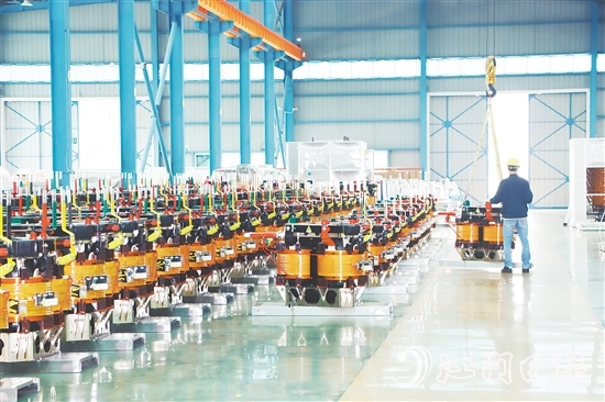 海鴻電氣在創(chuàng)新上不間斷地投入與努力，使其能夠在變壓器領(lǐng)域持續(xù)領(lǐng)跑，成為業(yè)界公認(rèn)的“冠軍”企業(yè)。