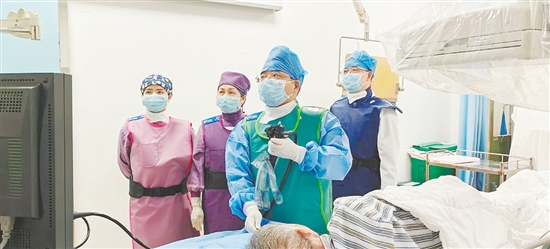 七旬血透患者遭膽石之困，消化內(nèi)科團(tuán)隊(duì)協(xié)作巧破難關(guān)。