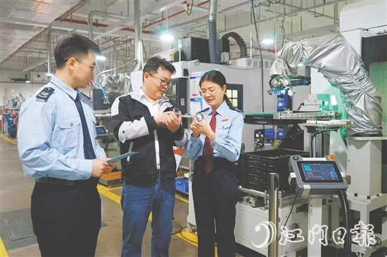 江門(mén)高新區(qū)（江海區(qū)）稅務(wù)局前往園區(qū)開(kāi)展宣傳活動(dòng)。