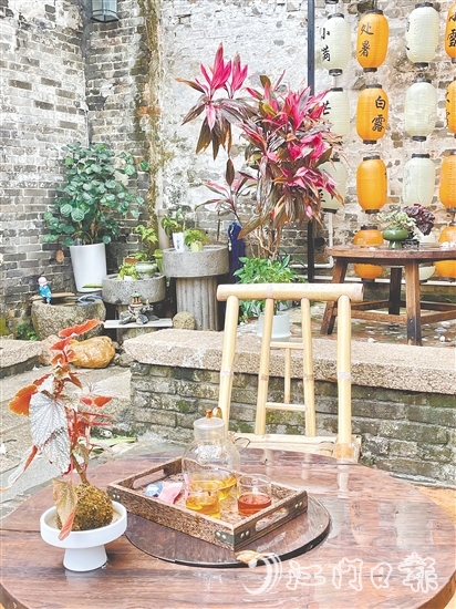 “墟頂人家·一屋”茶館