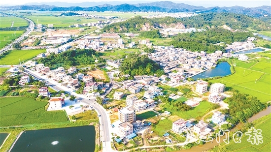 赤溪鎮(zhèn)長安村以土地盤活、環(huán)境整治、基建升級(jí)、治理創(chuàng)新為抓手，借“百千萬工程”東風(fēng)破繭成蝶。