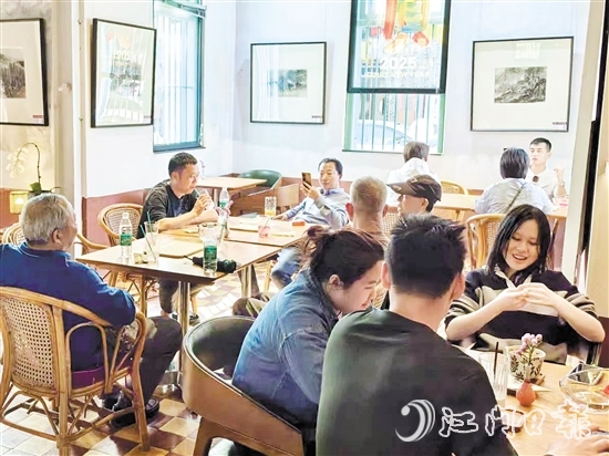 臺山民宿既保留了歷史肌理，又賦予了建筑現(xiàn)代功能。