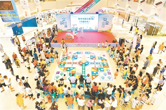 鶴山市有序開展、深化推進全國文明城市創(chuàng)建十大專項整治及十大文明提升行動，全面提升城市精細化管理水平。