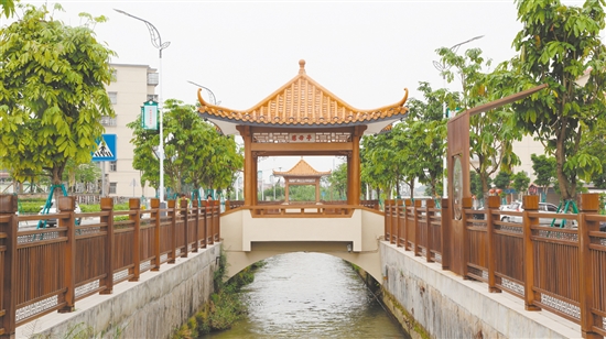 修復(fù)后的涼亭成為周邊居民休閑的好去處。