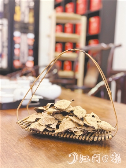 新會(huì)陳皮藥食同源，擁有獨(dú)特的芳香，是廣東人烹飪佳肴的不二之選。