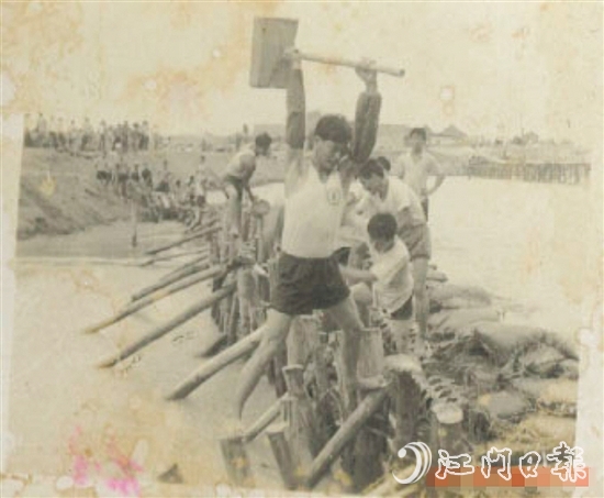 1958年9月，恩平拉開錦江水庫建設(shè)的序幕。