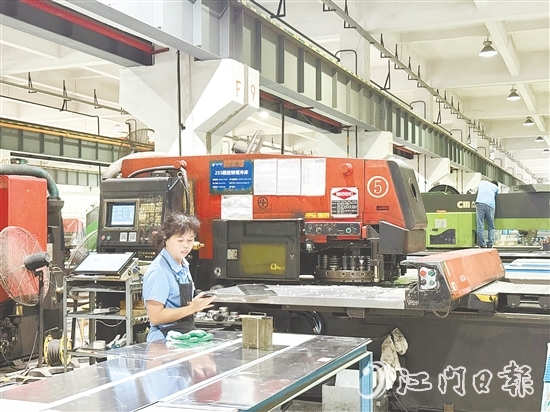 高美空調(diào)生產(chǎn)線經(jīng)過數(shù)字化改造后，生產(chǎn)效率提升顯著，生產(chǎn)流程得到優(yōu)化。