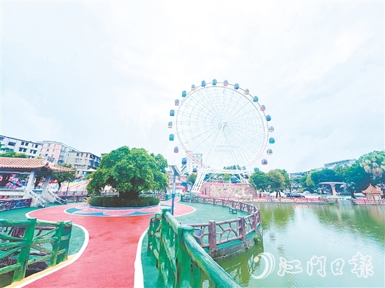 位于三埠文化公園的開平第一個摩天輪正式向公眾開放。