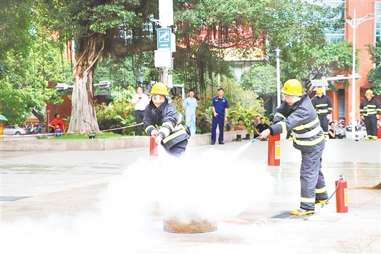 微型消防站技能比武競賽現(xiàn)場。