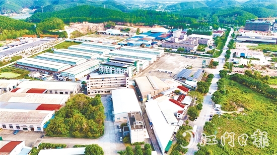 羅坑鎮(zhèn)不斷完善工業(yè)園區(qū)基礎設施建設。