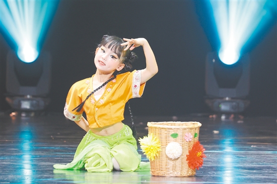 融合劇情的舞蹈表演更有感染力。