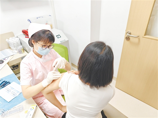 市民接種HPV疫苗。