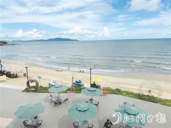 臺山以川島鎮(zhèn)、北陡鎮(zhèn)等優(yōu)質(zhì)海灘為基底，打造多元立體旅游矩陣，讓濱海旅游從“一日游”向“深度游”轉(zhuǎn)變。