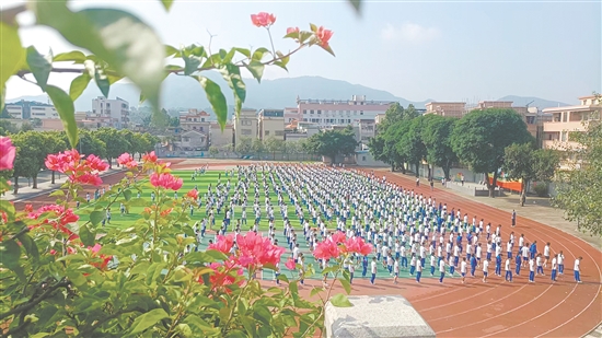 大課間活動(dòng)現(xiàn)場(chǎng)。