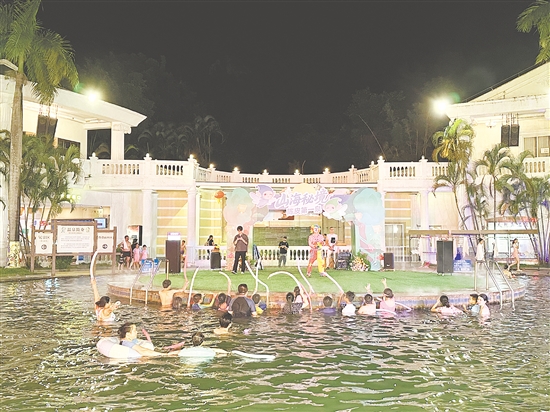 江門古兜溫泉度假區(qū)打造浪漫唯美的夜間水上音樂會。