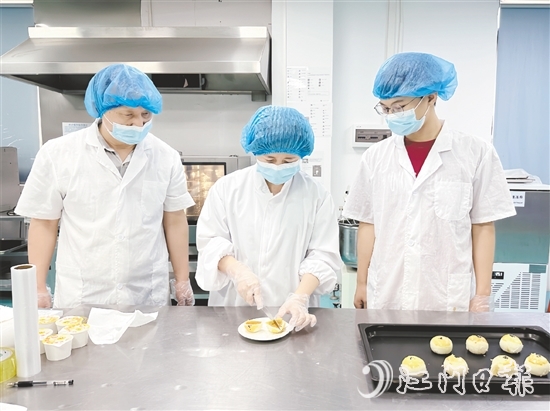 針對消費者對食品健康的要求，旭日蛋品在鴨源的營養(yǎng)或飼養(yǎng)習性上去作出改變，以控制產品脂肪含量。