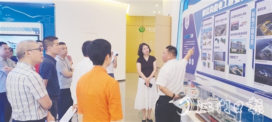 5月，新會(huì)區(qū)政協(xié)教科衛(wèi)體和文化文史委員會(huì)圍繞“加快向海拓展新空間，打造高質(zhì)量發(fā)展‘藍(lán)色經(jīng)濟(jì)引擎’”主題，組織委員到中交四航局江門(mén)航通船業(yè)有限公司調(diào)研。