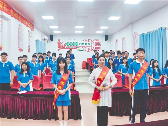 怡霖學(xué)校實行道德班長制度，推動班級開啟自我管理新征程。