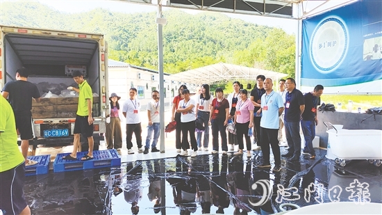 恩平市大田鎮(zhèn)人大組織人大代表到江門水都產(chǎn)業(yè)園視察。