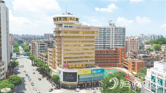 新僑都旋轉(zhuǎn)西餐廳的熱度不亞于當(dāng)年。