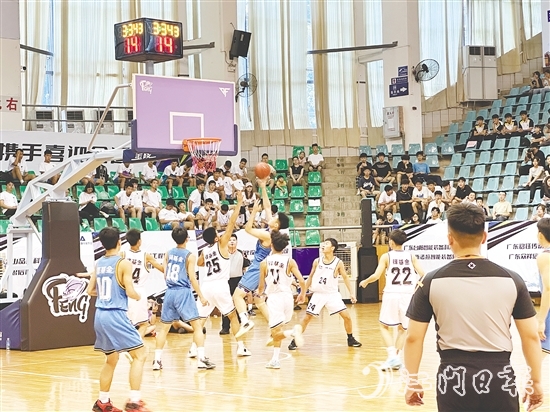 各隊(duì)球員憑借過(guò)硬的籃球技術(shù)和豐富的比賽經(jīng)驗(yàn)，在一輪又一輪較量中漸入佳境。