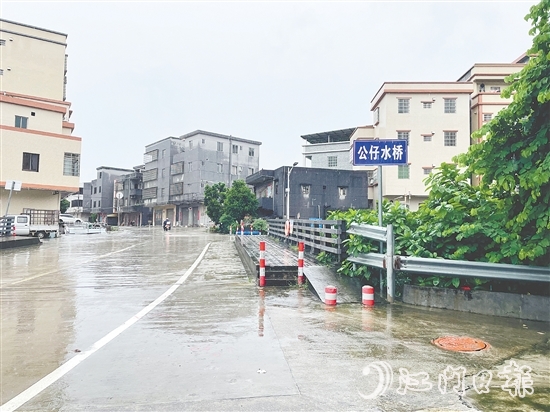 得益于內(nèi)澇整治，今年以來(lái)公仔水橋周邊未出現(xiàn)“水浸街”。