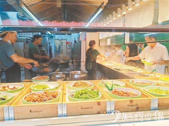 粵喜社區(qū)廚房菜品豐富。