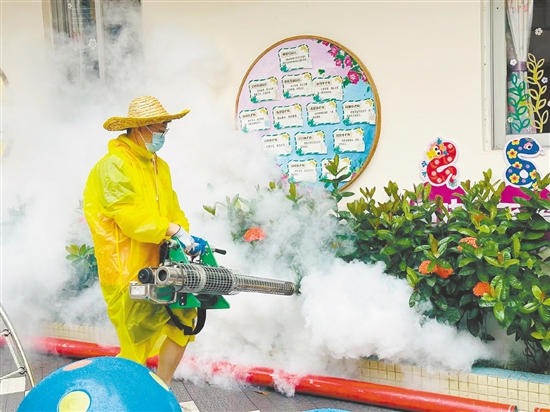 恩平市教育系統(tǒng)組織開展校園消殺行動。