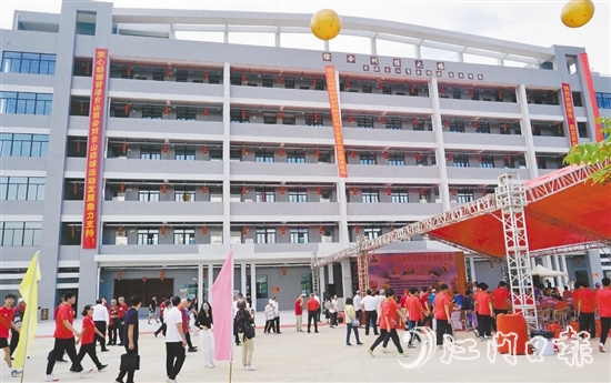 嶄新的臺山排球運動學校綜合訓練大樓將助力培養(yǎng)更多排球人才。