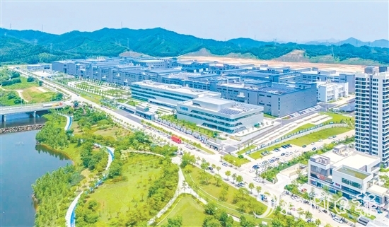 新會(huì)智造產(chǎn)業(yè)園鳳山湖園區(qū)專注建設(shè)儲(chǔ)能電池和電池組件生產(chǎn)基地。